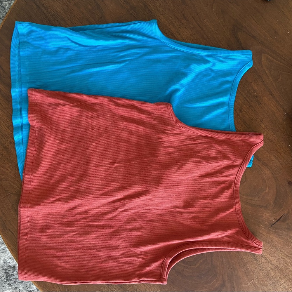 Old Navy Red Ribbed Top - Picture 4 of 5
